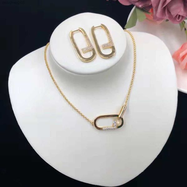 luxury designer pendant necklaces retro ear studs jewelry for women fashion designers earrings brand classic pendants all-match earring neck, Golden
luxury designer pendant necklaces retro ear studs jewelry for women fashion designers earrings brand classic pendants all-match earring neck, Golden