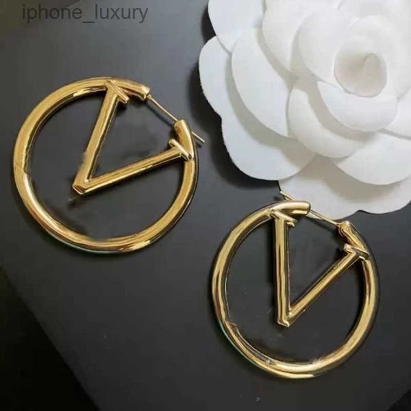 luxury 4cm gold hoop earrings for lady women orrous girls ear studs set designer jewelry earring valentine's day gift engagement for br, Golden;silver 
luxury 4cm gold hoop earrings for lady women orrous girls ear studs set designer jewelry earring valentine's day gift engagement for br, Golden;silver