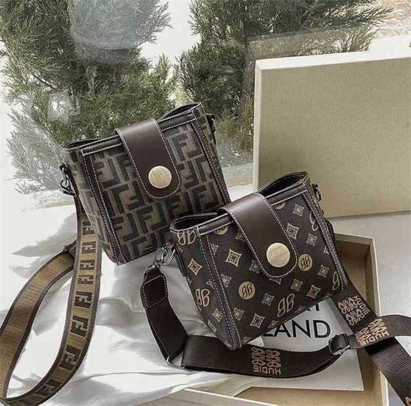 luxury designer new women's handbag trend bucket western style slanting printing
luxury designer new women's handbag trend bucket western style slanting printing