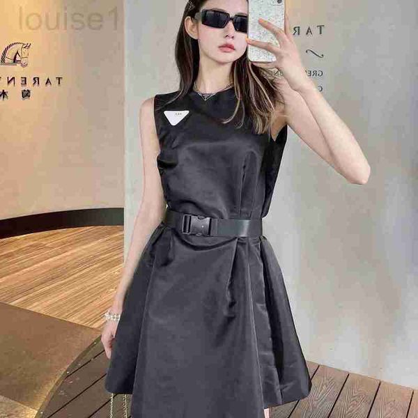 casual dresses popular2021 women dress sleeveless denim shirt for spring summer outwear style with budge letter lady slim belt pleated skirt, Black;gray
casual dresses popular2021 women dress sleeveless denim shirt for spring summer outwear style with budge letter lady slim belt pleated skirt, Black;gray