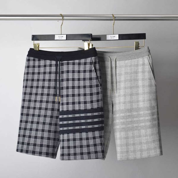 men's and women's shorts in 2023 summer new fashion designer brand thom plaid jacquard capris sportswear, White;black
men's and women's shorts in 2023 summer new fashion designer brand thom plaid jacquard capris sportswear, White;black