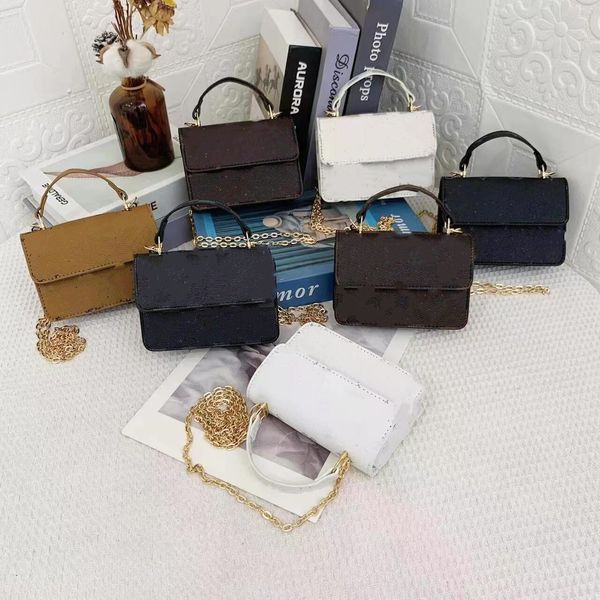 classic kids letter printed handbags luxury girls checkered crossbody square bag designer children single shoulder princess bags a9828, Black
classic kids letter printed handbags luxury girls checkered crossbody square bag designer children single shoulder princess bags a9828, Black