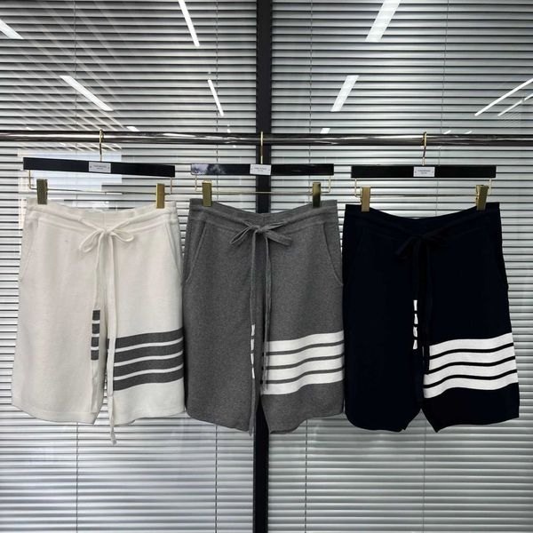 men's and women's shorts in 2023 summer new fashion designer brand thom vertical striped casual pants wide leg, White;black
men's and women's shorts in 2023 summer new fashion designer brand thom vertical striped casual pants wide leg, White;black