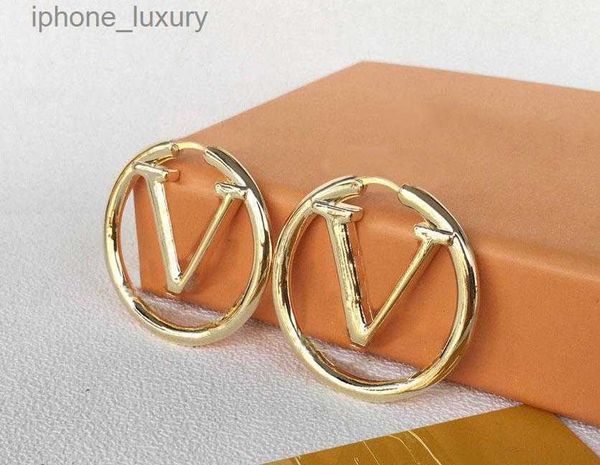 fashion gold hoop earrings for lady women party wedding lovers gift engagement jewelry for bride various, Golden;silver
fashion gold hoop earrings for lady women party wedding lovers gift engagement jewelry for bride various, Golden;silver