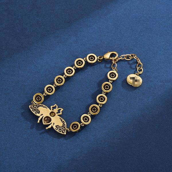 2023 luxury fashion designer bracelet light luxury european and american retro classic bee diamond bracelet fashion simple birthday gift wit, Golden;silver
2023 luxury fashion designer bracelet light luxury european and american retro classic bee diamond bracelet fashion simple birthday gift wit, Golden;silver