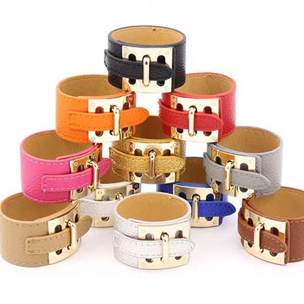 2023 fashion luxury leather bracelet couple charming punk wide pu18k gold bracelet titanium steel designer bracelet for men, White
2023 fashion luxury leather bracelet couple charming punk wide pu18k gold bracelet titanium steel designer bracelet for men, White