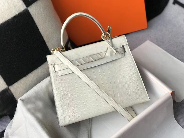 2023designer women's shoulder bag capuchines leather black handbag luxury purse clutch women's messenger bag
2023designer women's shoulder bag capuchines leather black handbag luxury purse clutch women's messenger bag