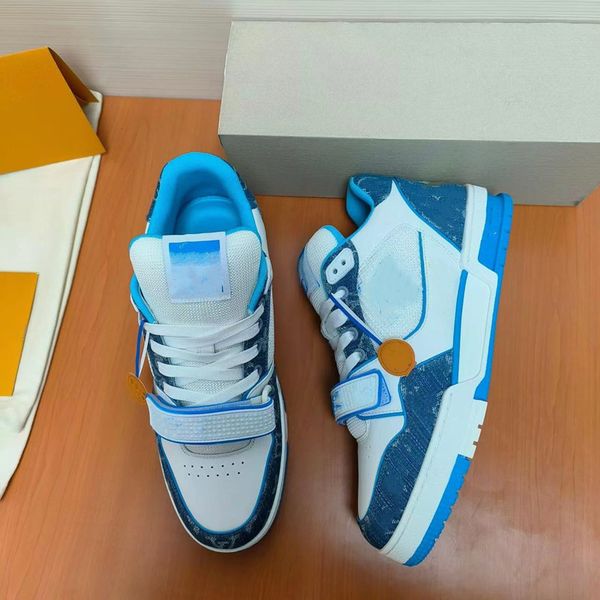 designer shoes luxury mens casual shoes fashion womens logo embossed trainer sneaker green denim sky blue white grey pink
designer shoes luxury mens casual shoes fashion womens logo embossed trainer sneaker green denim sky blue white grey pink