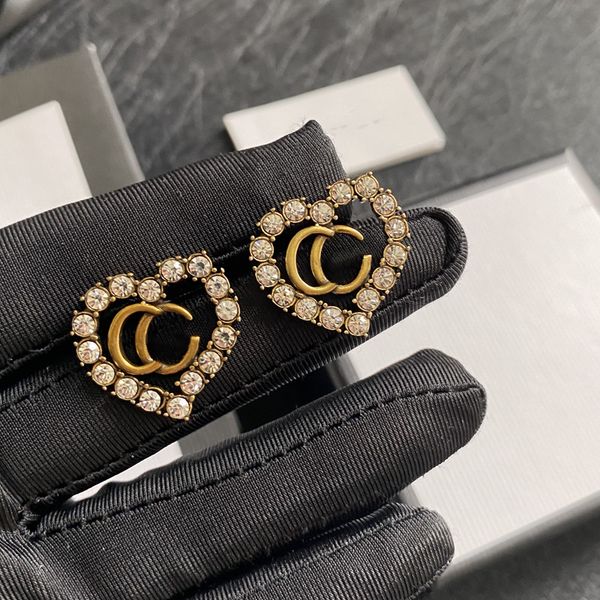charm style luxury womens fashion earrings designer letter love inlaid pearl lady engagement earrings wholesale a380, Golden
charm style luxury womens fashion earrings designer letter love inlaid pearl lady engagement earrings wholesale a380, Golden
