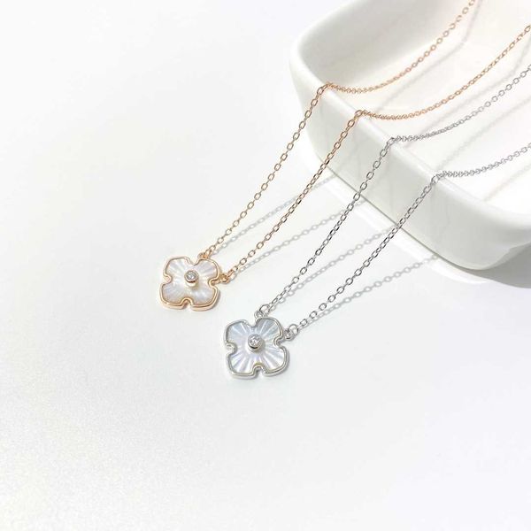 925 sterling silver necklace ordinary labor cost precision craft fashion trend boutique versatile diamond fritillaria four leaves
925 sterling silver necklace ordinary labor cost precision craft fashion trend boutique versatile diamond fritillaria four leaves