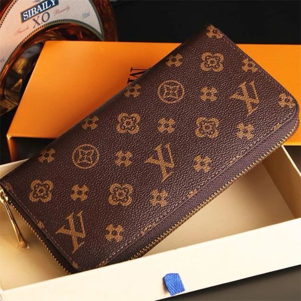 tote designer fashion women wallet genuine leather wallet single zipper wallets lady ladies long classical purse with box card 60017 with bo, Red;black
tote designer fashion women wallet genuine leather wallet single zipper wallets lady ladies long classical purse with box card 60017 with bo, Red;black