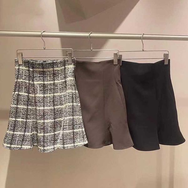 kuzuwata spring temperament woman skirt high waist all-match mini skirts female retro plaid short faldas mujer 2023 new trendy, Black
kuzuwata spring temperament woman skirt high waist all-match mini skirts female retro plaid short faldas mujer 2023 new trendy, Black