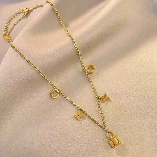 designer luxury jewelry necklace bracelet fashion bracelets gold necklace for femininity exquisite amous ladies wedding party, Silver
designer luxury jewelry necklace bracelet fashion bracelets gold necklace for femininity exquisite amous ladies wedding party, Silver