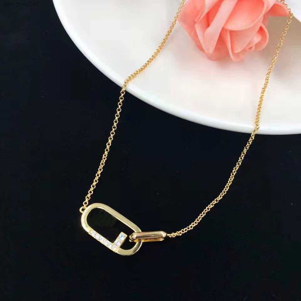 luxury designer pendant necklaces retro ear studs jewelry for women fashion designers earrings brand classic pendants earring necklace chirs, Golden
luxury designer pendant necklaces retro ear studs jewelry for women fashion designers earrings brand classic pendants earring necklace chirs, Golden
