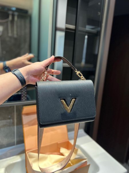 2023 classic original luxury designer bags totes handbags purse leather shoulder bag crossbodys handbags purses wallets ship
2023 classic original luxury designer bags totes handbags purse leather shoulder bag crossbodys handbags purses wallets ship