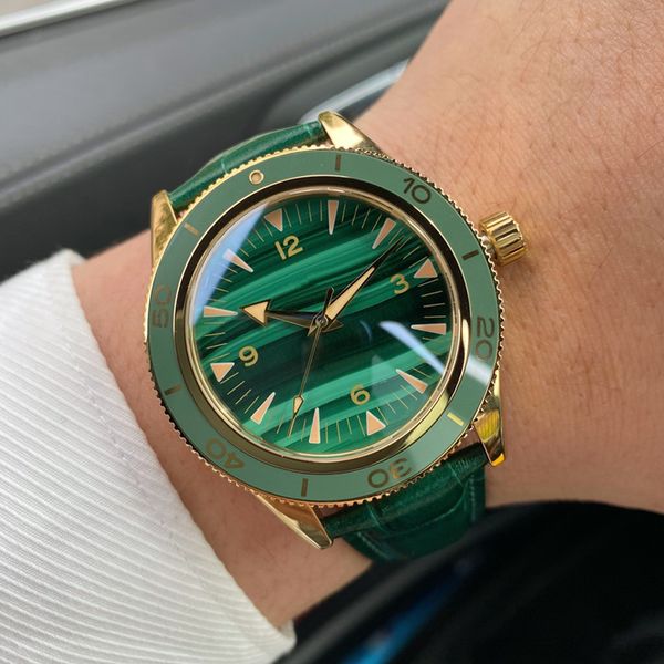 2023 new luxury watches mens gold case green dial watch eta8913 movement automatic super movement quality waterproof wristwatches with box, Slivery;brown
2023 new luxury watches mens gold case green dial watch eta8913 movement automatic super movement quality waterproof wristwatches with box, Slivery;brown