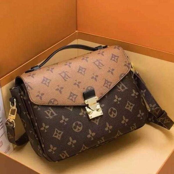 designer tote new luxurys designers bag messenger women totes fashion bag vintage printing shoulder bags classic 5a crossbody 00788
designer tote new luxurys designers bag messenger women totes fashion bag vintage printing shoulder bags classic 5a crossbody 00788