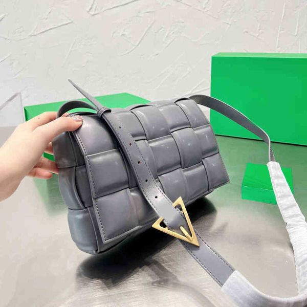 shoulder bags designer weave crossbody square bag women oil wax skin shoulder bags classic crossbody handbag ladies square purse 220804
shoulder bags designer weave crossbody square bag women oil wax skin shoulder bags classic crossbody handbag ladies square purse 220804