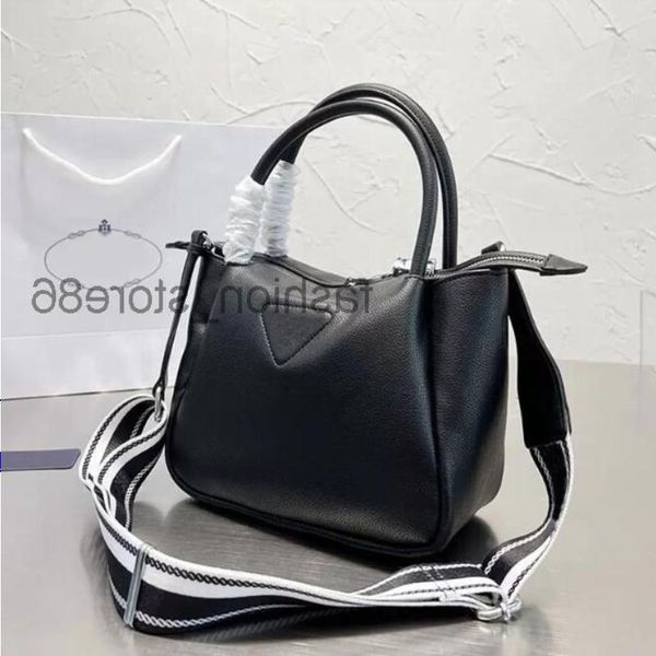 shoulder bag designer handbag leather hobo bags crossbody tote bag women shoulder bag adjustable splice letters striped nylon strap har hrxi
shoulder bag designer handbag leather hobo bags crossbody tote bag women shoulder bag adjustable splice letters striped nylon strap har hrxi
