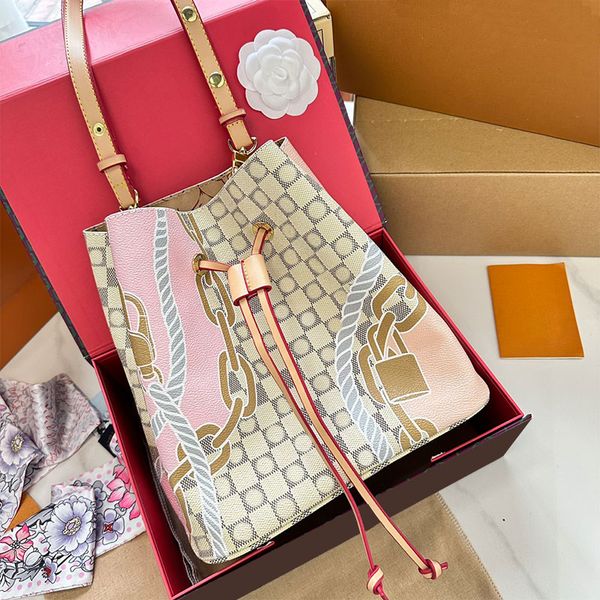 checker bucket bag graffiti printed handbag purse drawstring shoulder bags crossbody totes fashion letter inside zipper pouch gold hardware
checker bucket bag graffiti printed handbag purse drawstring shoulder bags crossbody totes fashion letter inside zipper pouch gold hardware