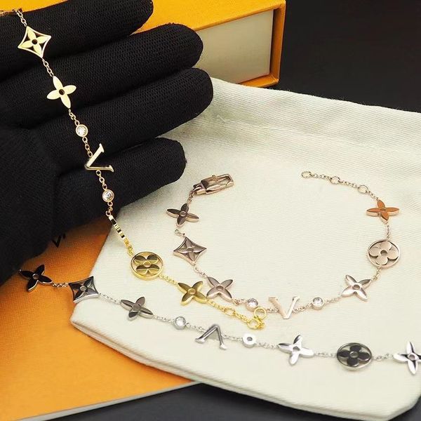 2023 new designer bracelet luxury flowers exquisite fine bracelet with three color elegant optional no box, Golden;silver
2023 new designer bracelet luxury flowers exquisite fine bracelet with three color elegant optional no box, Golden;silver