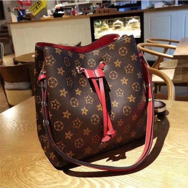 2023 r bags shoulder bags leather classic crossbody handbags wholesale purse tote handbag
2023 r bags shoulder bags leather classic crossbody handbags wholesale purse tote handbag