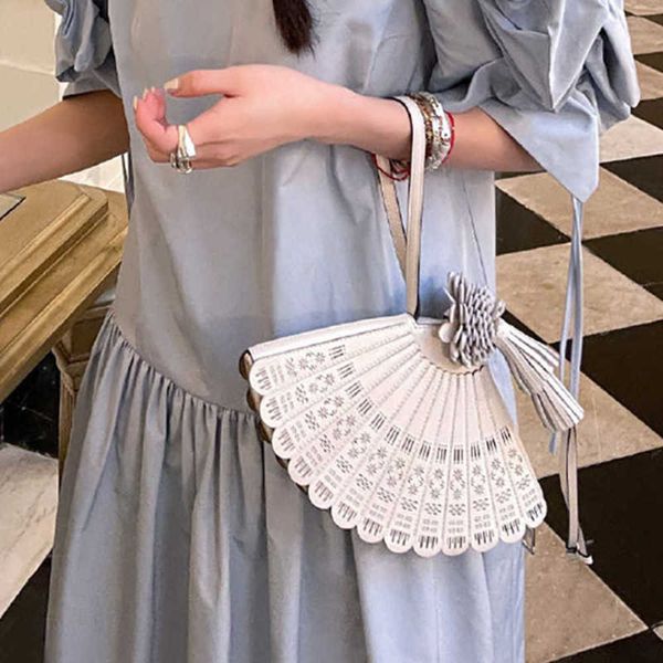 netizen mona cut-out fan bag handbag fashionable personality handbag mobile phone bag 2021 new women's bag 230401
netizen mona cut-out fan bag handbag fashionable personality handbag mobile phone bag 2021 new women's bag 230401