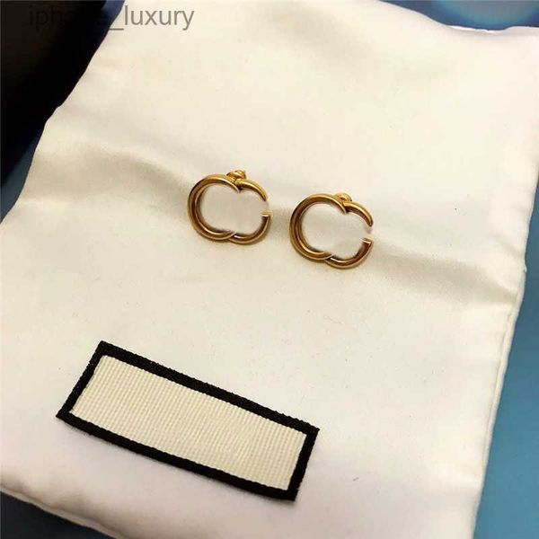 classic letter earrings studs charm retro designer earrings women eardrops jewelry with gift box for party anniversary, Golden;silver
classic letter earrings studs charm retro designer earrings women eardrops jewelry with gift box for party anniversary, Golden;silver