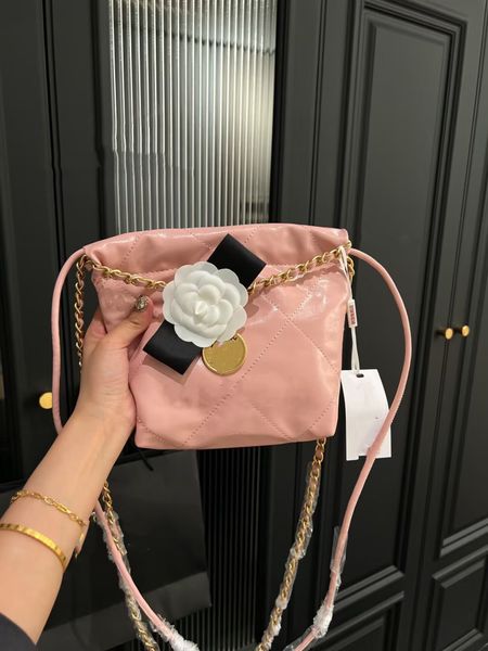23 women classic plaid gold coin tote bag luxury quilted leather large capacity with flower chain messenger designer trash bag one shoulder
23 women classic plaid gold coin tote bag luxury quilted leather large capacity with flower chain messenger designer trash bag one shoulder