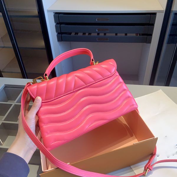 new designer shoulder messenger bags for women designer handbags soft wavy leather flap ladies luxury dinner bag
new designer shoulder messenger bags for women designer handbags soft wavy leather flap ladies luxury dinner bag