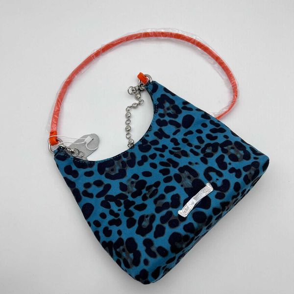 2022 new medium ancient leopard chicken block underarm bag retro small popular one shoulder yang mi same croix small square bag heart bag
2022 new medium ancient leopard chicken block underarm bag retro small popular one shoulder yang mi same croix small square bag heart bag