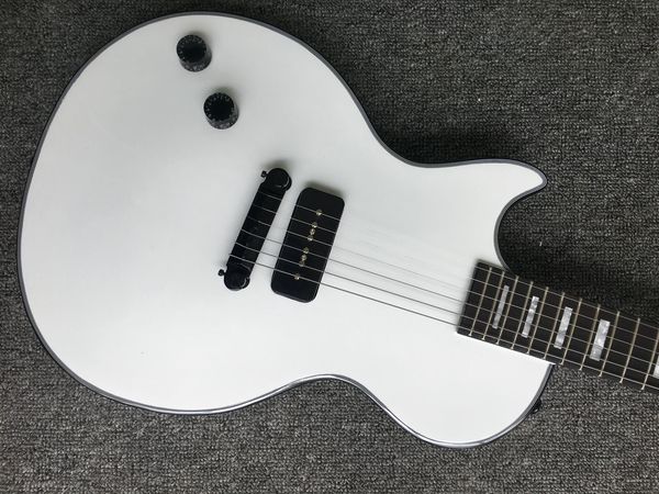 left hand electric guitar white color guitarra.mahogany body.rosewood fingerboard.black color hardware
left hand electric guitar white color guitarra.mahogany body.rosewood fingerboard.black color hardware