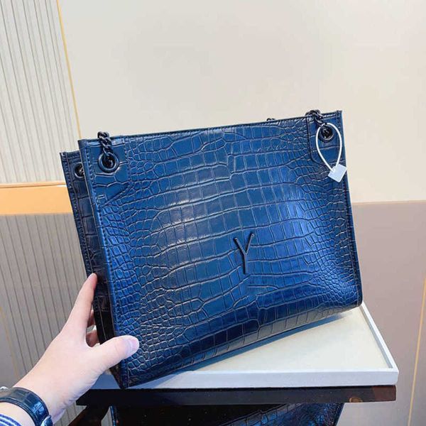 tote bag chain shopping bags luxurys hand women designer tote purse classic leather messenger female shoulder 221213
tote bag chain shopping bags luxurys hand women designer tote purse classic leather messenger female shoulder 221213