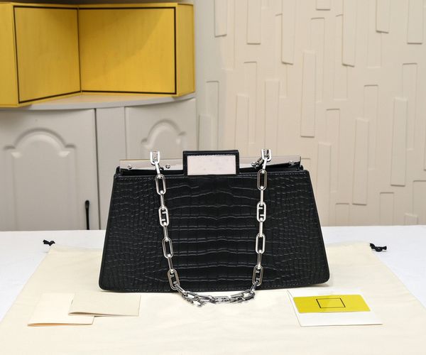 fashionable 23ss chain cross body bag women large capacity metal buckle logo crocodile cowhide organ design 34cm genuine leather
fashionable 23ss chain cross body bag women large capacity metal buckle logo crocodile cowhide organ design 34cm genuine leather