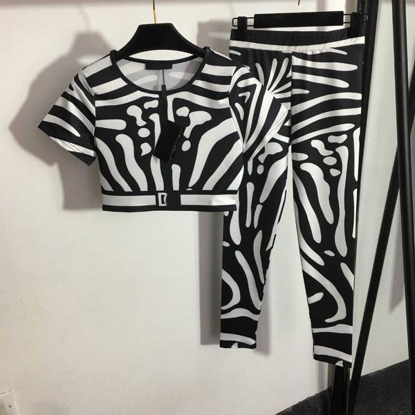 23ss womens designer clothing womens tracksuits yoga clothes zebra-print short sleeve short crop t-shirt stretch leggings sets women clothes, White
23ss womens designer clothing womens tracksuits yoga clothes zebra-print short sleeve short crop t-shirt stretch leggings sets women clothes, White