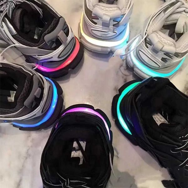 luxury brand designer womens mens casual shoe track 3 3.0 led sneaker lighted gomma leather trainer nylon printed platform sneakers men ligh, Black
luxury brand designer womens mens casual shoe track 3 3.0 led sneaker lighted gomma leather trainer nylon printed platform sneakers men ligh, Black