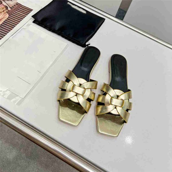 fashion slippers 2023 yslity design summer men and women flat shoes thick sole leather rubber letter logo casual cartoon slippers 02-07, Black
fashion slippers 2023 yslity design summer men and women flat shoes thick sole leather rubber letter logo casual cartoon slippers 02-07, Black