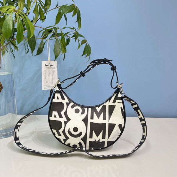 brand 23ss messenger bags new style women's bag wholesale fashion underarm bag versatile printed shoulder bag 3495#
brand 23ss messenger bags new style women's bag wholesale fashion underarm bag versatile printed shoulder bag 3495#