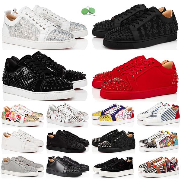 casual shoes sports sneakers designer men fashion luxurys spikes party flat black white camo green glitter grey pink suede leather vintage m
casual shoes sports sneakers designer men fashion luxurys spikes party flat black white camo green glitter grey pink suede leather vintage m