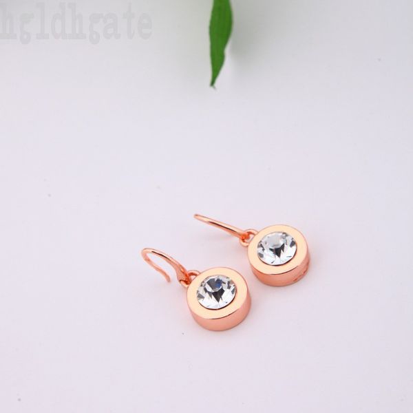 small size designer earring for women diamond earrings unique 2023 new style attractive orecchini metal jewelry plated silver earings pink g, Golden;silver
small size designer earring for women diamond earrings unique 2023 new style attractive orecchini metal jewelry plated silver earings pink g, Golden;silver