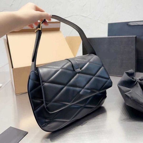 designer bag leather woman hands shoulder classic letters printing hands luxury leather hand women underarm bags 220920