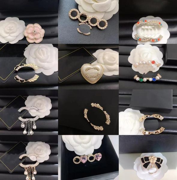 brand designer c double letter brooches women men couples luxury rhinestone diamond crystal pearl brooch suit laple pin metal fashion jewelr, Gray
brand designer c double letter brooches women men couples luxury rhinestone diamond crystal pearl brooch suit laple pin metal fashion jewelr, Gray
