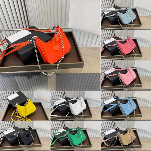 mini nylon designer bags woman luxurys handbags lady crossbody tote hobo shoulder purses handbags bagss silver chain wallet 230318
mini nylon designer bags woman luxurys handbags lady crossbody tote hobo shoulder purses handbags bagss silver chain wallet 230318