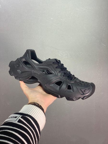 2023 new sandals fashion brand slippers luxury sneakers designer sandals men catwalk hole hole shoes designer slides casusl shoes, Black
2023 new sandals fashion brand slippers luxury sneakers designer sandals men catwalk hole hole shoes designer slides casusl shoes, Black