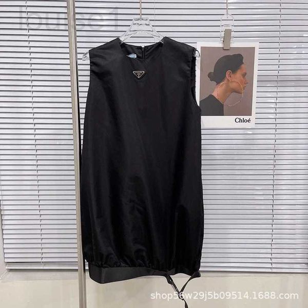 women's knits & tees designer 22 autumn and winter new triangle logo punctuation simple fashionable sleeveless dress hem lock design ur, White
women's knits & tees designer 22 autumn and winter new triangle logo punctuation simple fashionable sleeveless dress hem lock design ur, White