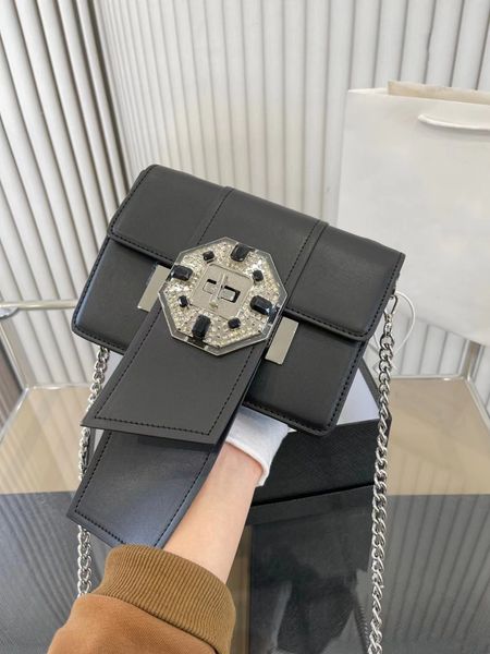 designer shoulder bag chain leather small square bag fashion soft and beautiful sense of women's bag messenger bag
designer shoulder bag chain leather small square bag fashion soft and beautiful sense of women's bag messenger bag