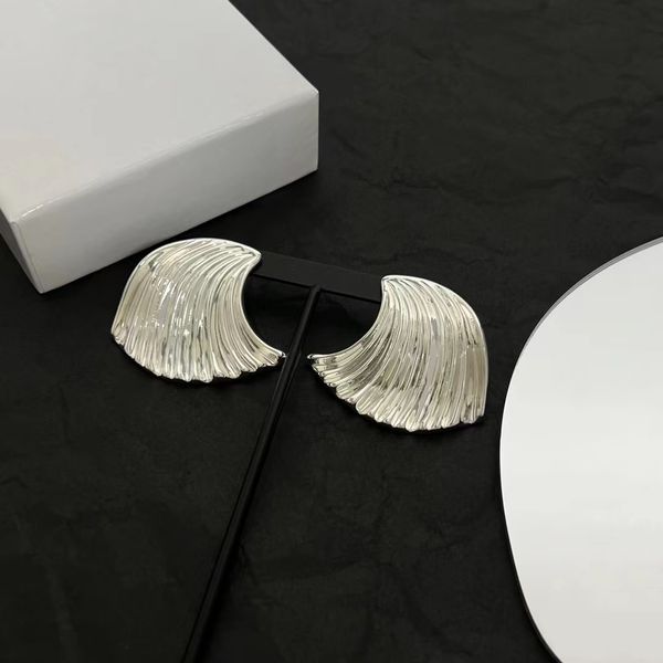 charm wave designer styling sense premium silver fox curved shell earrings, Golden
charm wave designer styling sense premium silver fox curved shell earrings, Golden