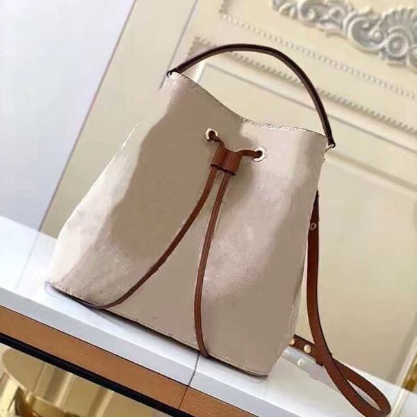 designer bag tote 2023 sale women handbags crossbody messenger shoulder bags chain bag good quality pu leather purses ladies handbag
designer bag tote 2023 sale women handbags crossbody messenger shoulder bags chain bag good quality pu leather purses ladies handbag