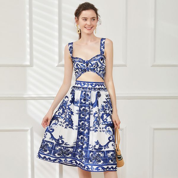 retro floral birthday dress outfit summer women designer two piece sets 2023 print suspender and midi skirt 2 piece cocktail dresses chic v, White
retro floral birthday dress outfit summer women designer two piece sets 2023 print suspender and midi skirt 2 piece cocktail dresses chic v, White