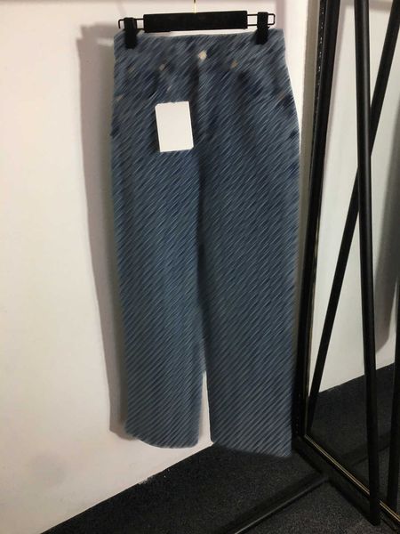 23ss designer women jeans jeans pant embroidery letter high-waisted wide-leg denim trousers straight denim pants slacks womens clothing, Blue
23ss designer women jeans jeans pant embroidery letter high-waisted wide-leg denim trousers straight denim pants slacks womens clothing, Blue